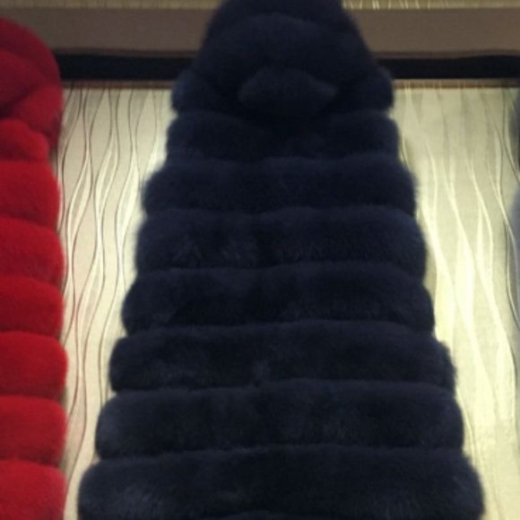 Hooded thick soft faux fur long vest - Picture 6 of 7